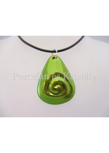 10658/2 Háromszög csigás medál zöld eosin, 3,5x2,7 cm
