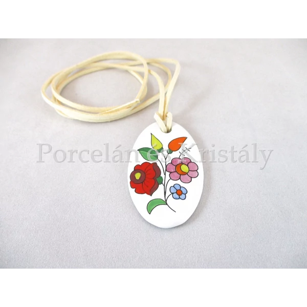 Kalocsai ovál medál, fehér 6x3 cm