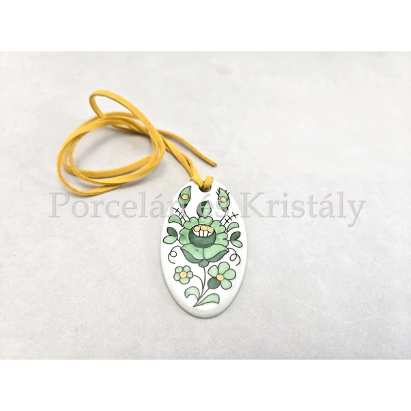 Kalocsai ovál medál, Fehér-zöld nagy virággal 6x3 cm