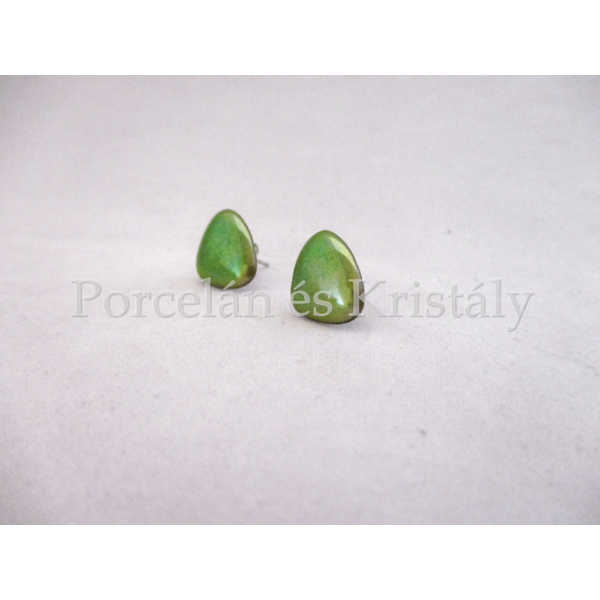 10461/1 Háromszög fülbevaló zöld eosin, 1,5x1 cm 